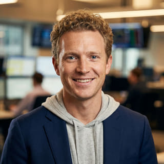 Ryan Brooks, vermeld als Lead Trading Analyst bij Nobel Kapithof, op een profielfoto